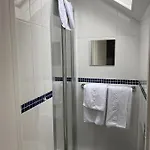 ذا وايت لودج فندق 4*