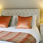 ذا وايت لودج فندق 4*
