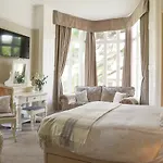 ذا وايت لودج 4*