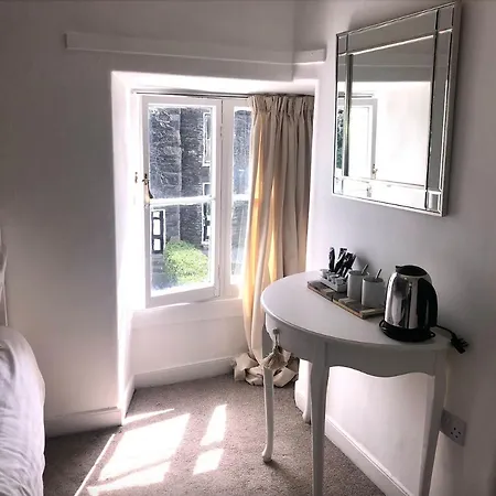 The White Guest house Bowness-on-Windermere