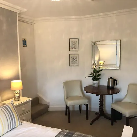 The White Guest house 4*