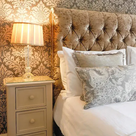 The White Guest house Bowness-on-Windermere