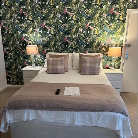 Hotel The White